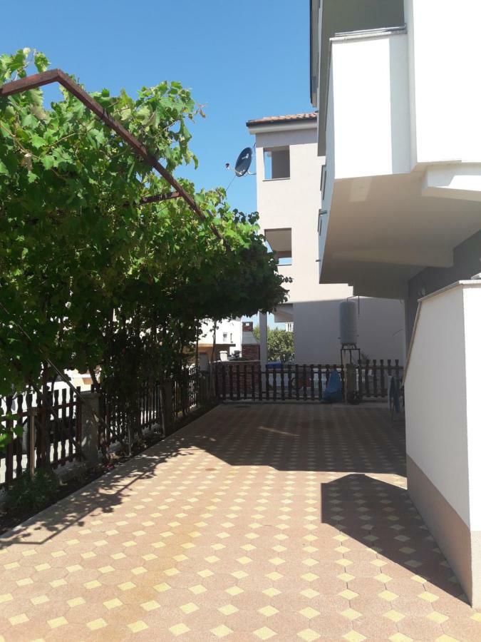 Apartmani Kuzmic Vrsi Esterno foto