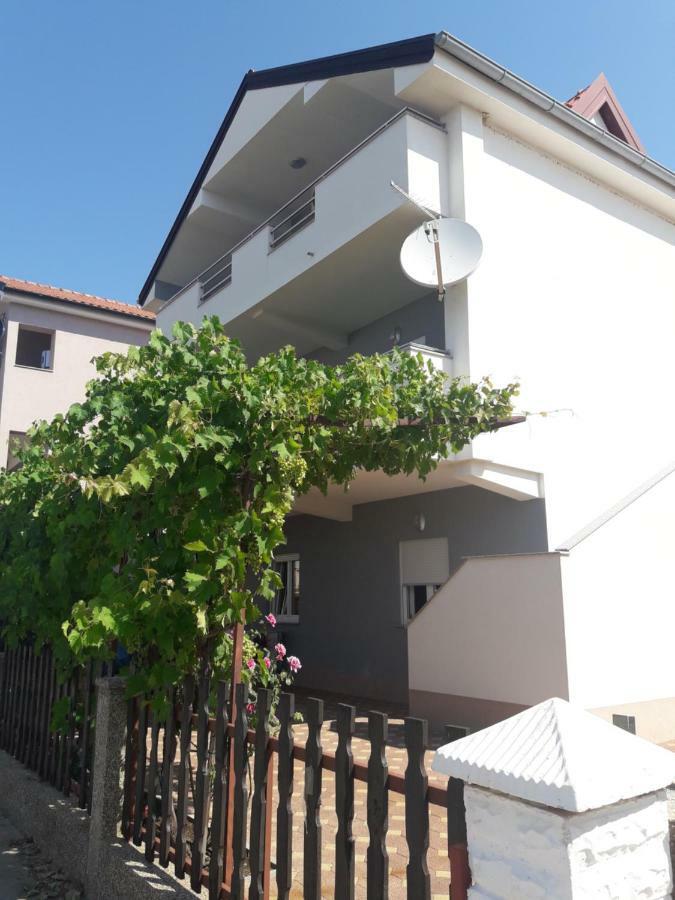 Apartmani Kuzmic Vrsi Esterno foto