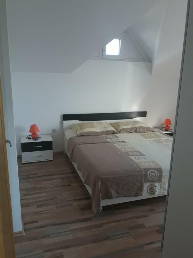 Apartmani Kuzmic Vrsi Esterno foto